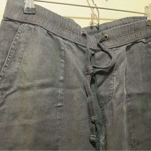 James Perse Super Soft drape Pants
COLOR: distressed Carbon Pigment - Picture 5 of 10